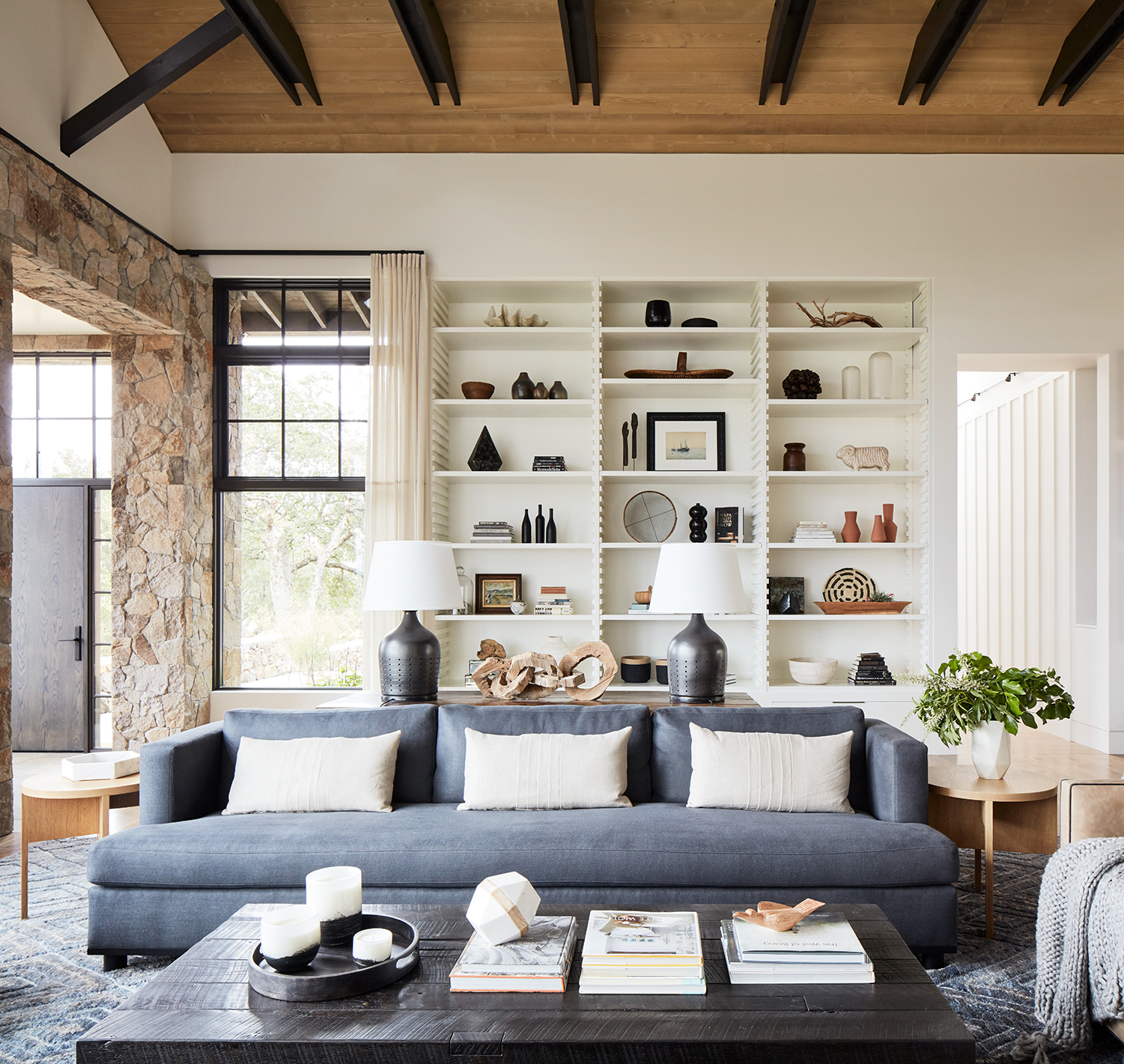 Jennifer_robins_interiors_projects_calistoga_JRI.MtnHomeRanch_008_living_room_LR