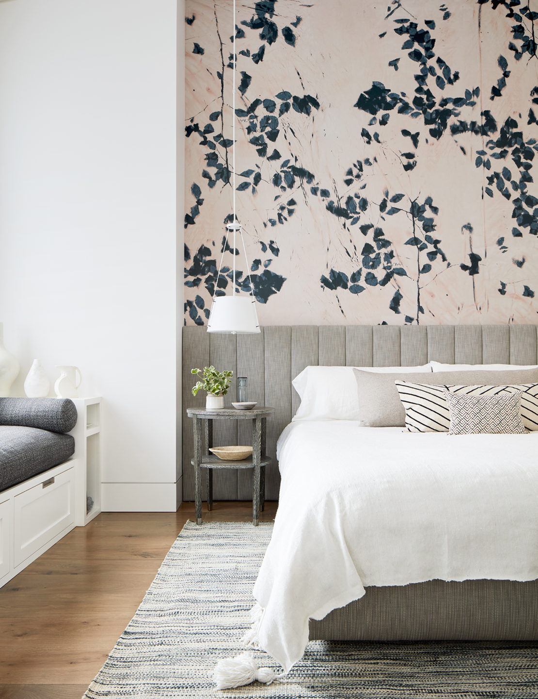 Jennifer_robins_interiors_projects_calistoga_JRI.MtnHomeRanch_161_bedroom_BR_nightstand
