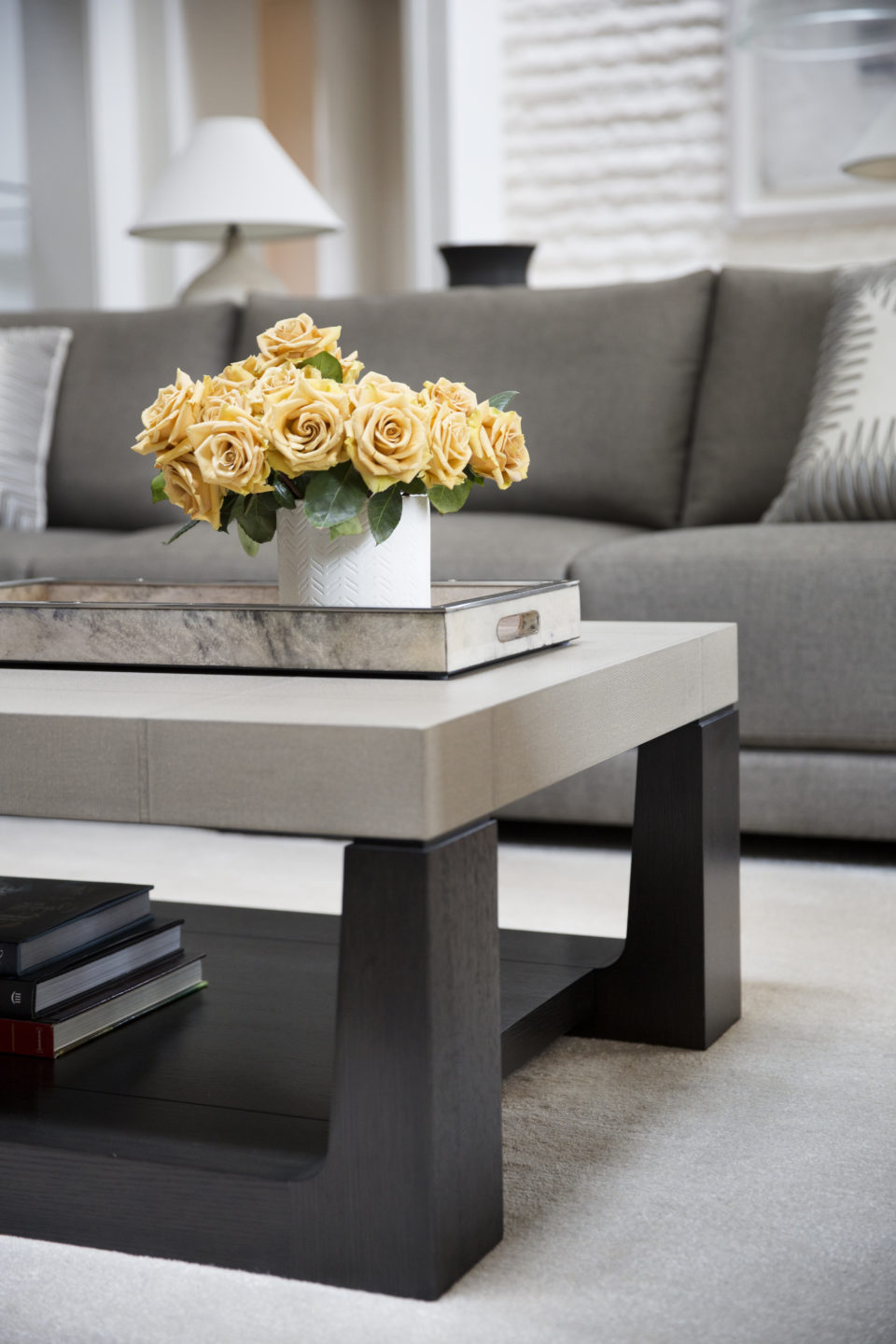 Jennifer_robins_interiors_projects_downtown_sonoma_4.5_detail_flowers_coffee_table