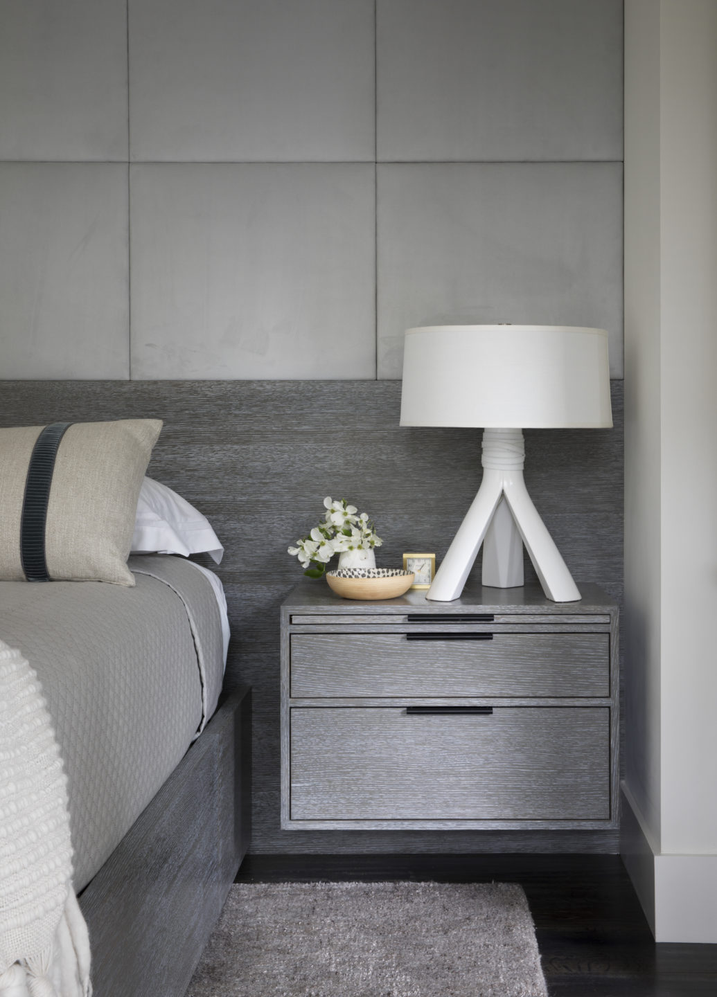 Jennifer_robins_interiors_projects_downtown_sonoma_7_bedroom_BR_details_nightstand
