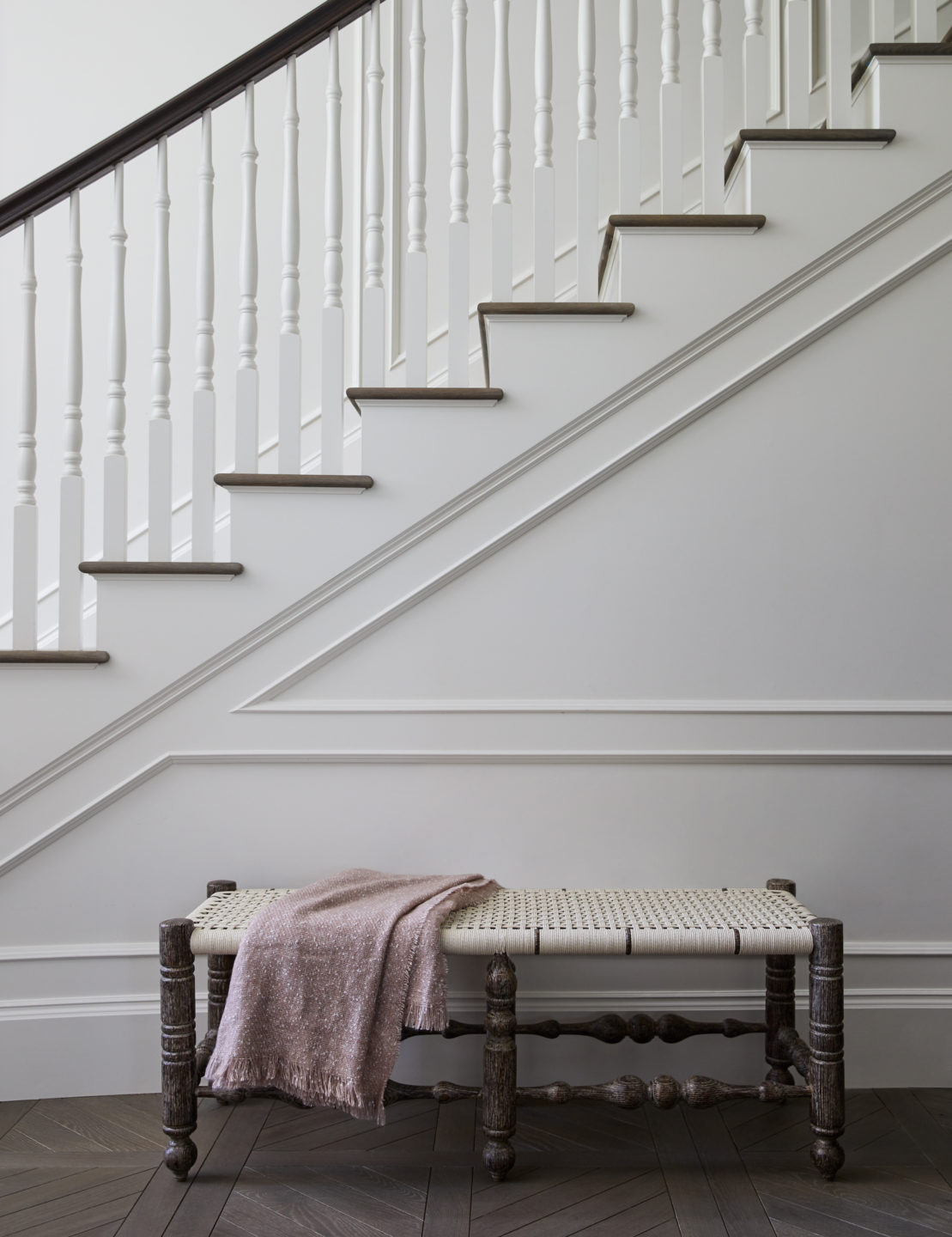 Jennifer_robins_interiors_projects_healdsburg_6_seating_staircase_vert