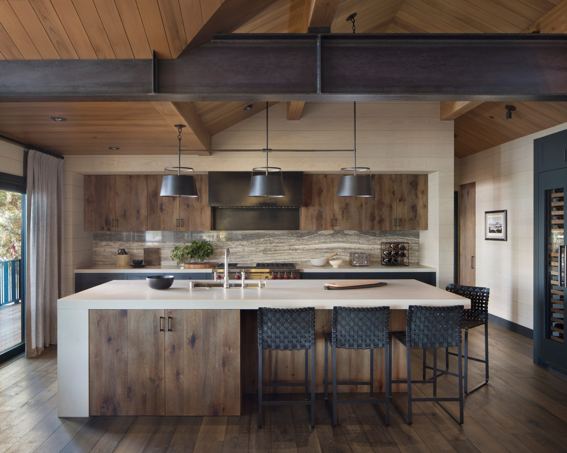 Jennifer_robins_interiors_projects_lake_tahoe_Leupold_08_off_kitchen_island_barstools
