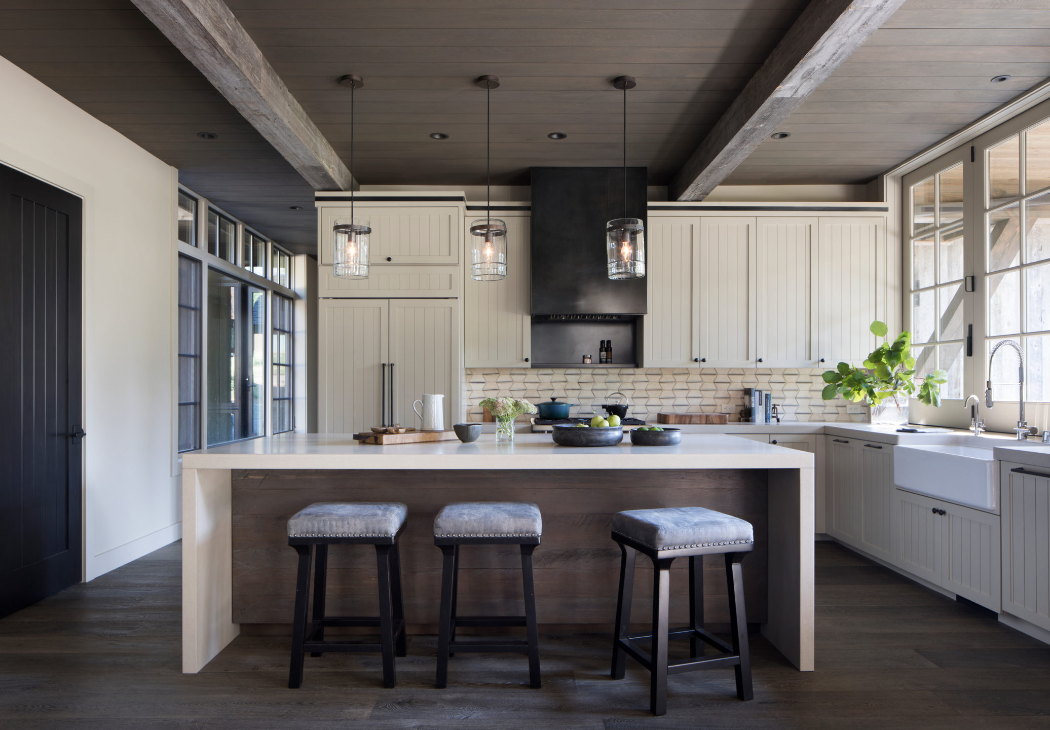 Jennifer_robins_interiors_projects_martis_camp_Del_Grand_01_HR_kitchen_island