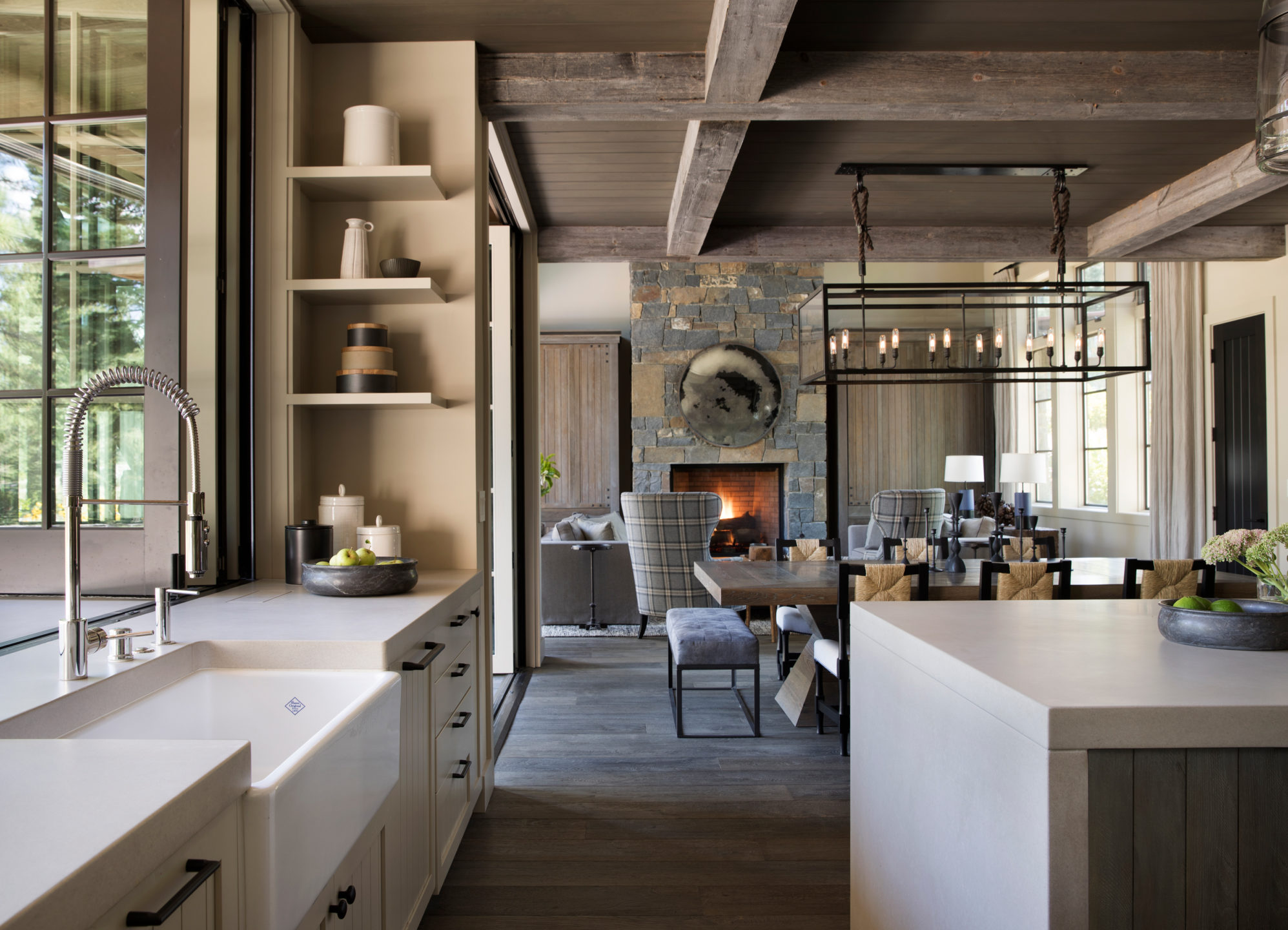 Jennifer_robins_interiors_projects_martis_camp_Del_Grand_04_HR_kithcnen_living_room_LR