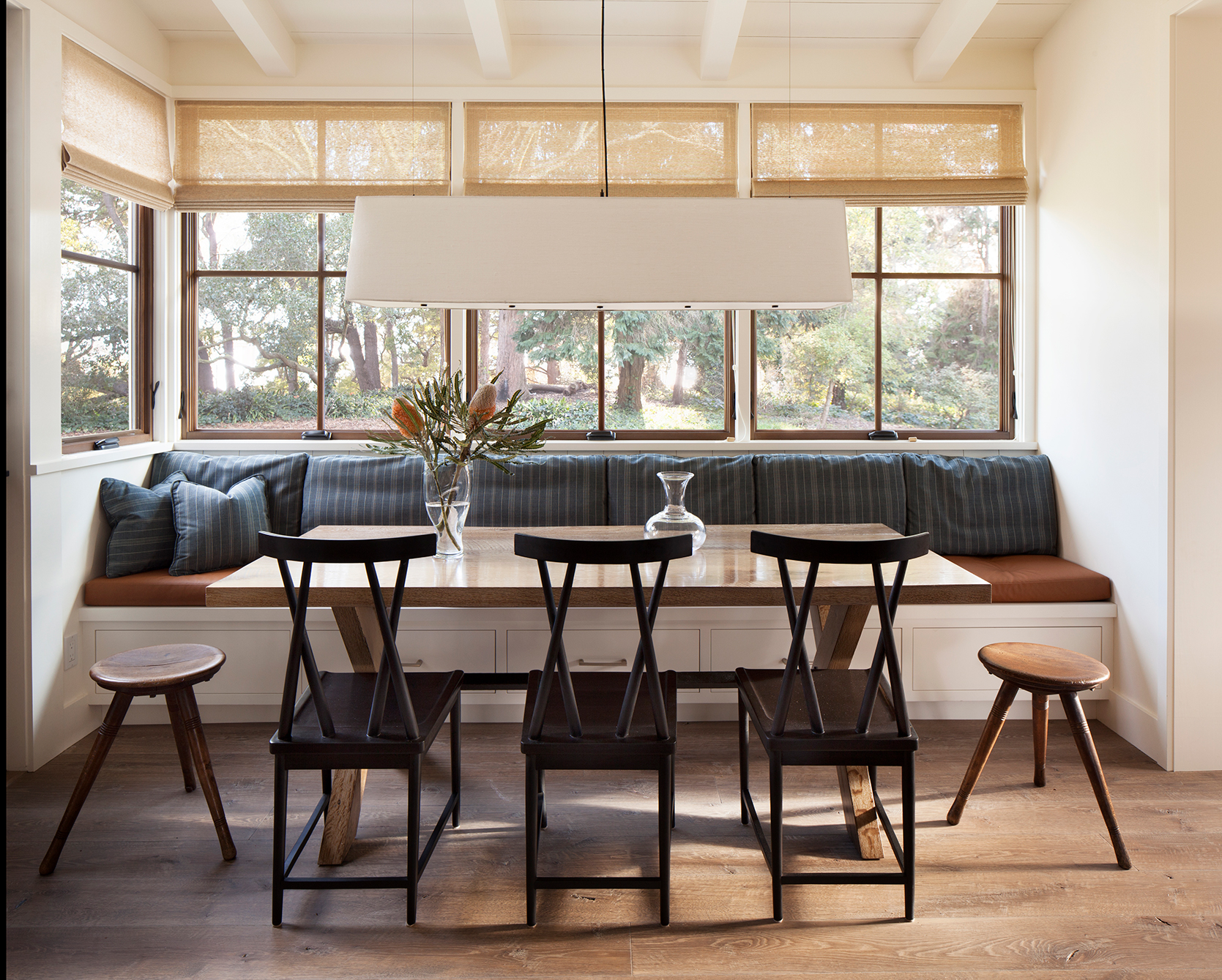 Jennifer_robins_interiors_projects_menlo_park_Garland_253_retouch_kitchen_eating_area