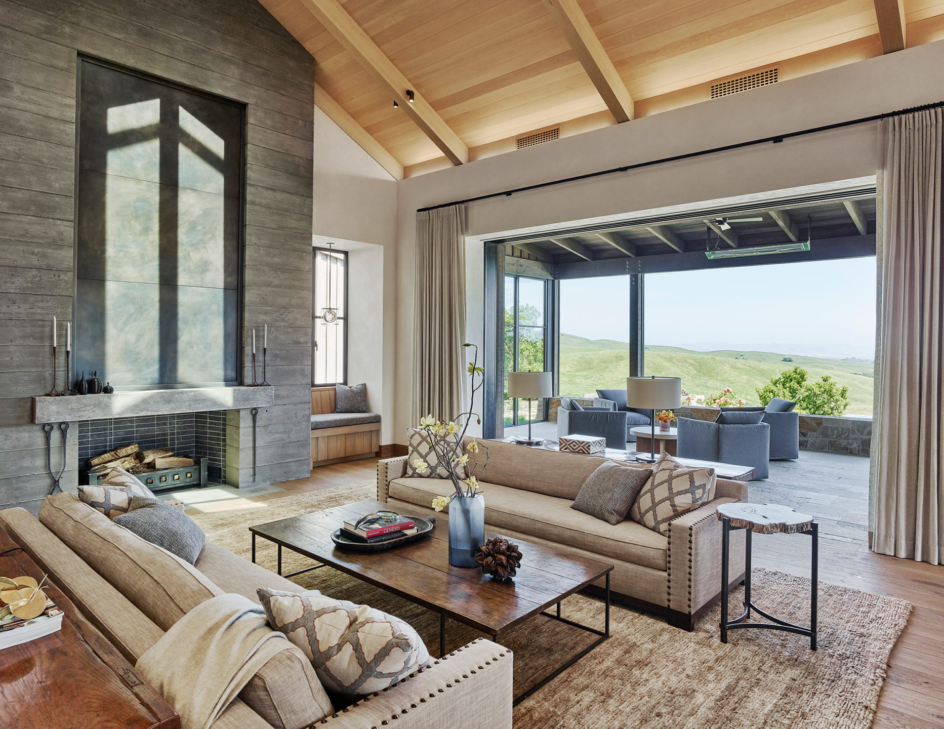 Jennifer_robins_interiors_projects_napa_valley_5_living_room_LR_fireplace