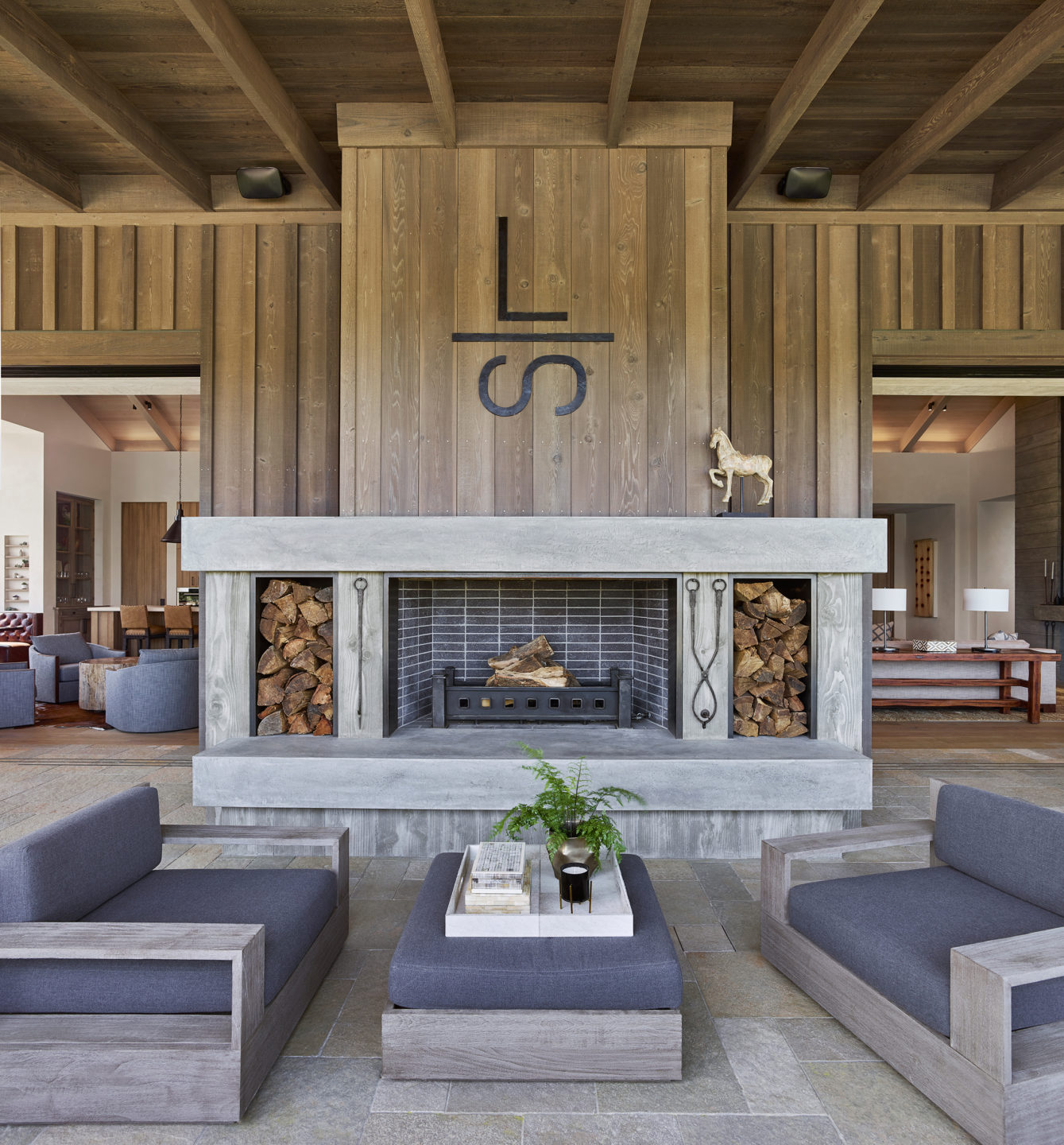Jennifer_robins_interiors_projects_napa_valley_6_exterior_ext_fireplace