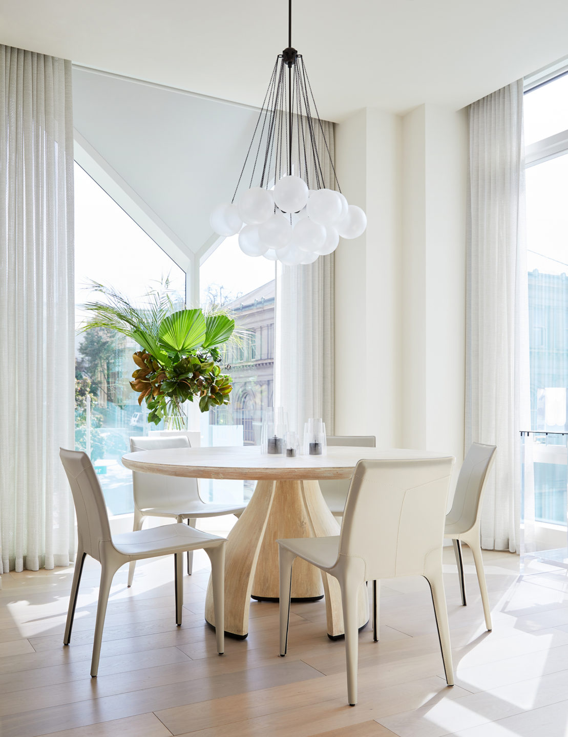 Jennifer_robins_interiors_projects_pacific_heights_SF_kitchen_table_4JRI.BarkerRes.Pacific_046