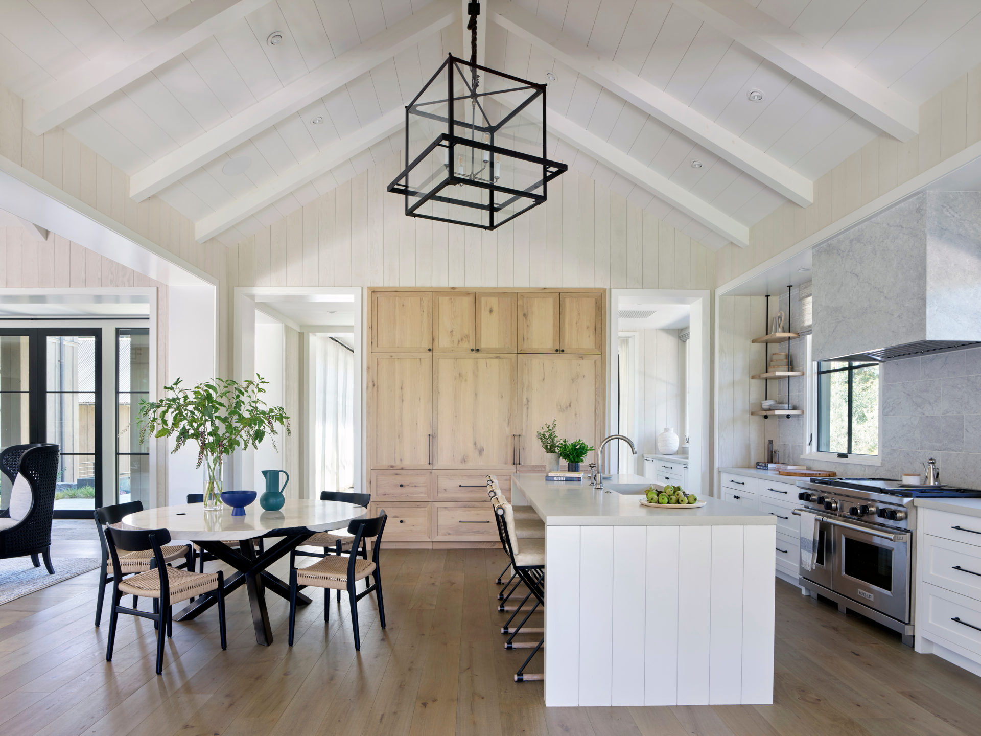Jennifer_robins_interiors_projects_pacific_heights_portola_valley_1Portola_08_HR_living_kithcen_dinette_ws