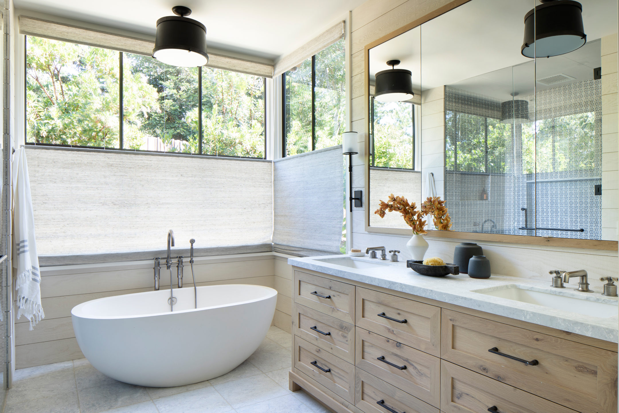 Jennifer_robins_interiors_projects_pacific_heights_portola_valley_bathroom_bath_tub_counter_Portola_26_HR