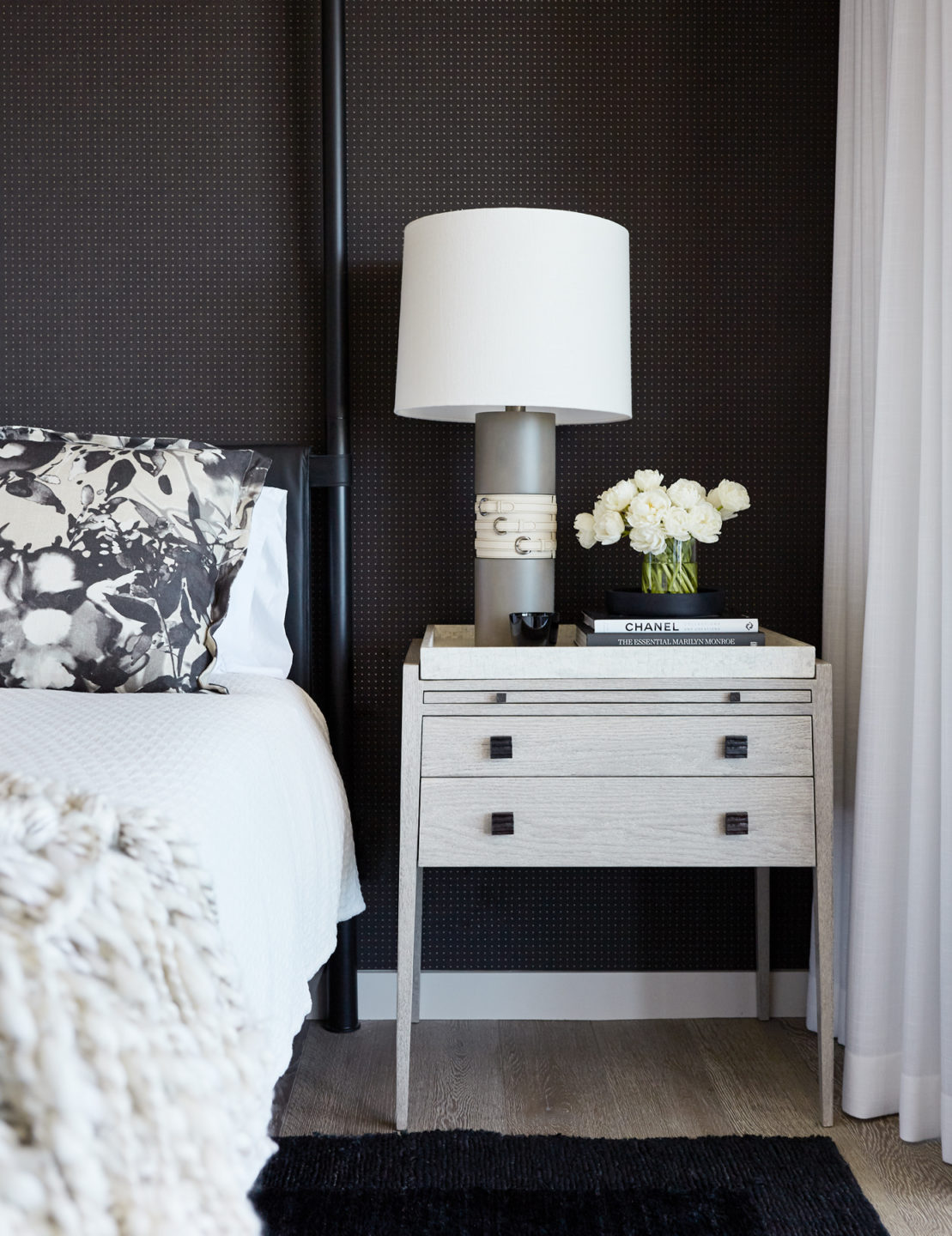 Jennifer_robins_interiors_projects_russian_hill_SF_13JRI.1070GreenSt_080_bedroom_BR_nightstand
