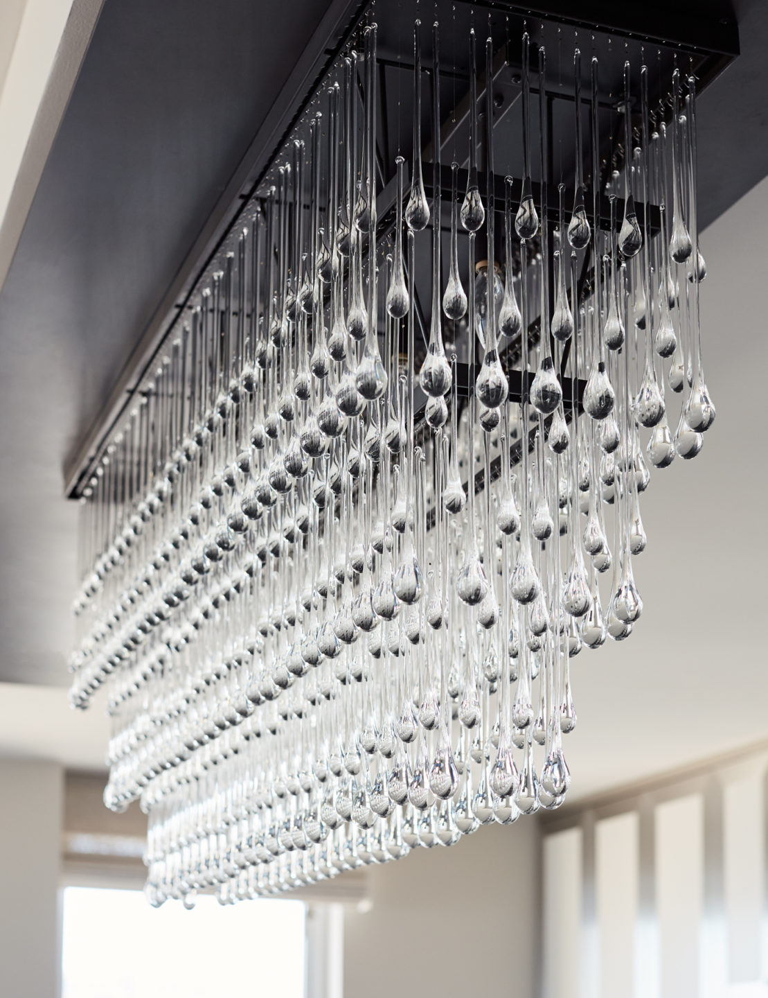 Jennifer_robins_interiors_projects_russian_hill_SF_8JRI.1070GreenSt_063_details_chandelier