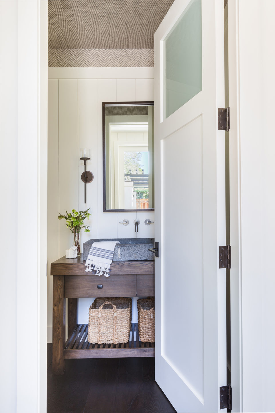 Jennifer_robins_interiors_projects_south_bay_AlyssaRosenheck2016-40_bathroom_sink