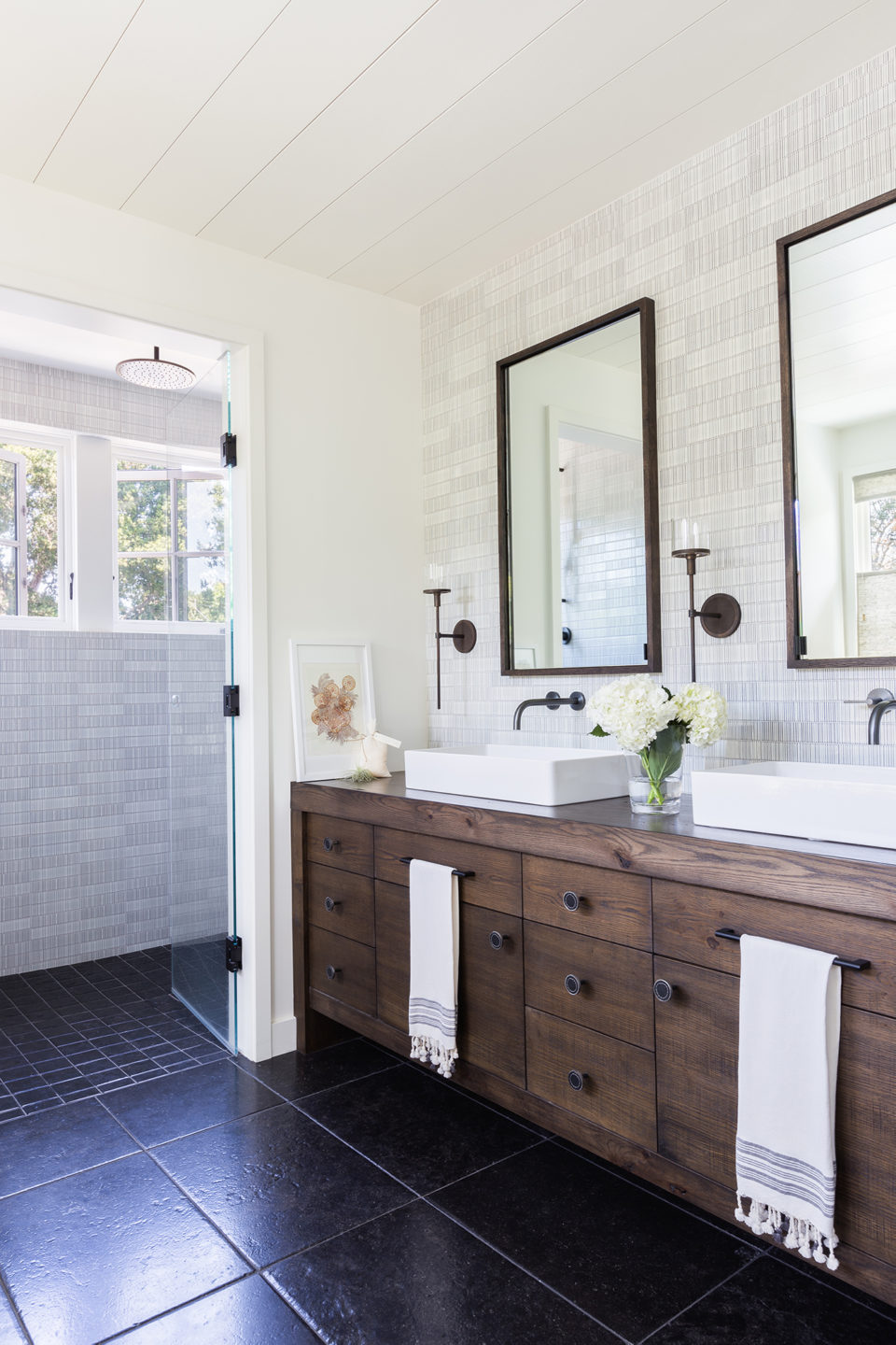 Jennifer_robins_interiors_projects_south_bay_AlyssaRosenheck2016-73_bathroom_sinks_vanity