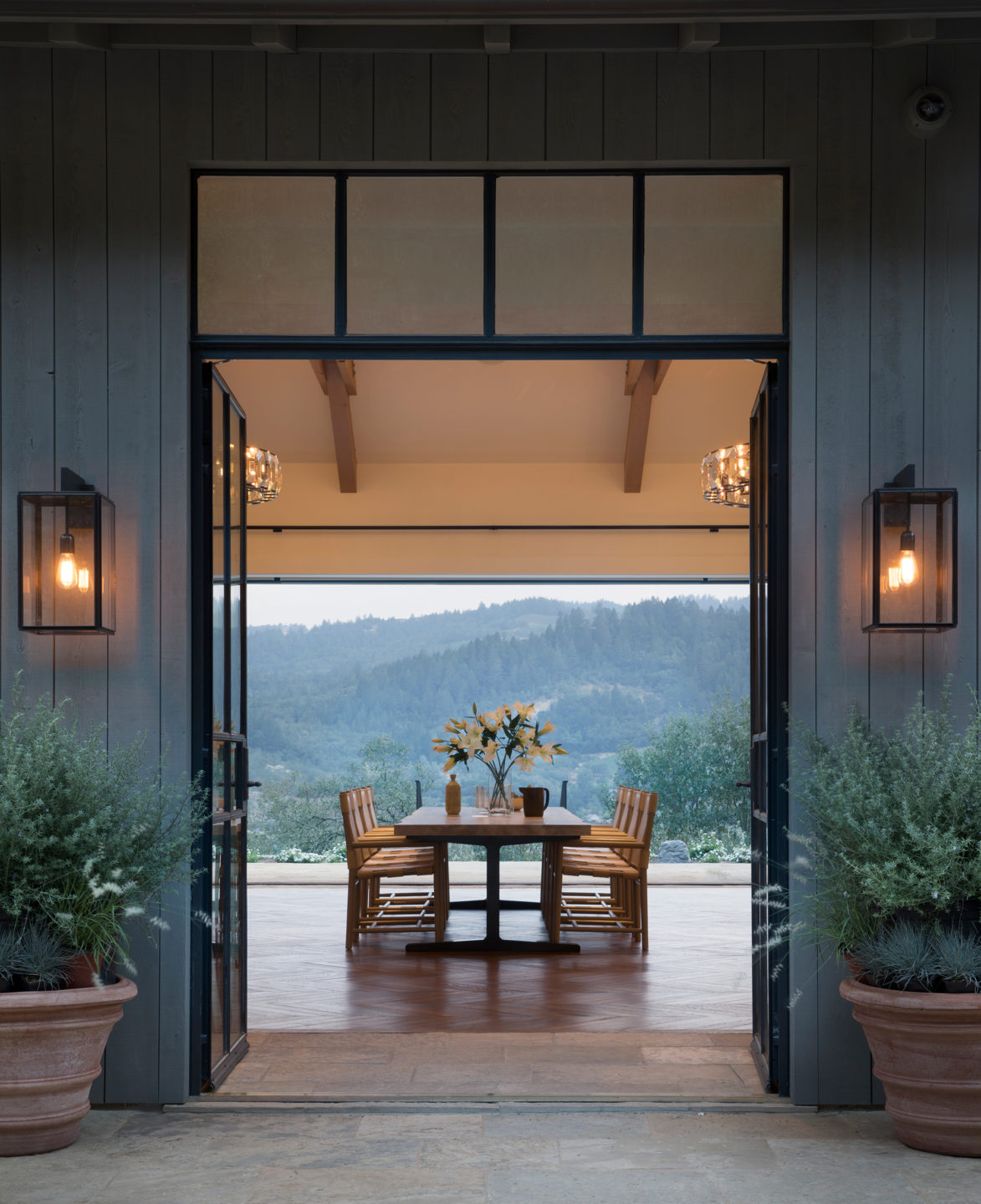 Jennifer_robins_interiors_projects_st_helena_IIII_1Conn_19_HR_exterior_ext_dining