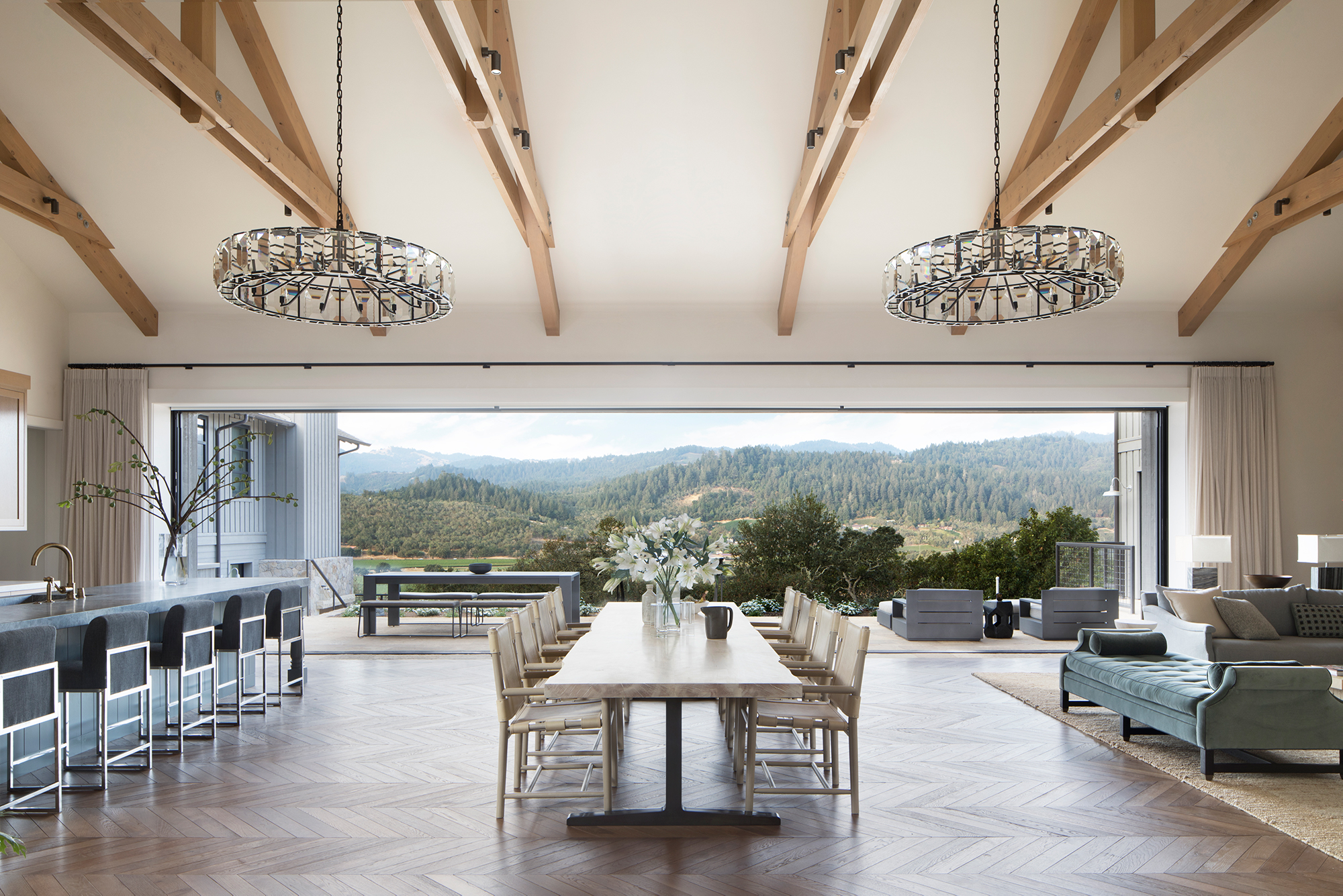 Jennifer_robins_interiors_projects_st_helena_IIII_2Conn_21_HR_living_room_LR_dining_room_kitchen_ext
