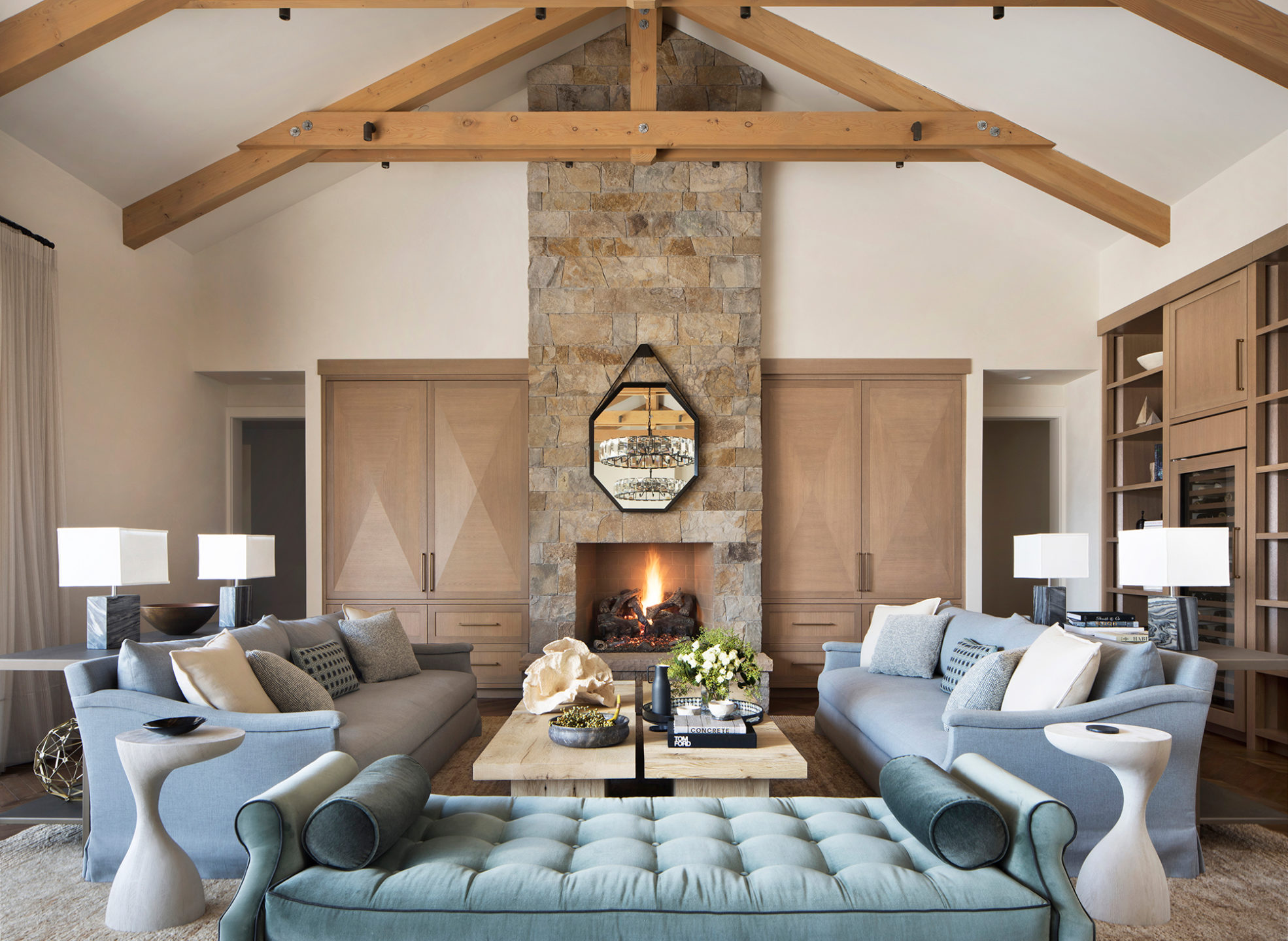Jennifer_robins_interiors_projects_st_helena_IIII_Conn_05_HR_living_room_LR_Fireplace_couch
