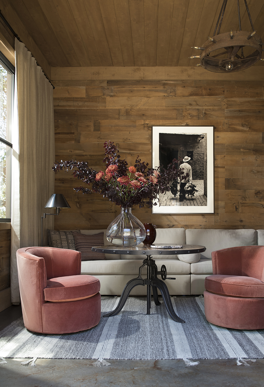 Jennifer-Robin-Interiors-Projects-Party-Barn-12-Media-Room-Vignette